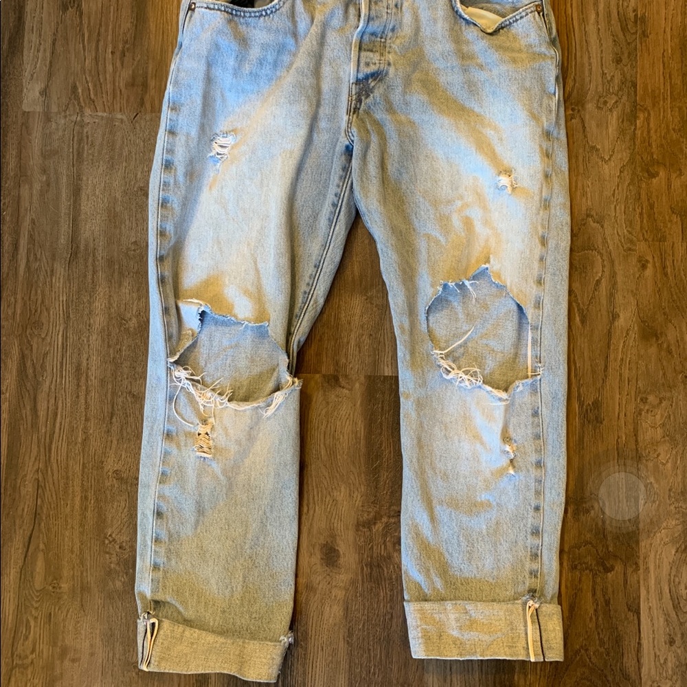 Levi’s High Rise Ripped Mom Jeans - Picture 5 of 6